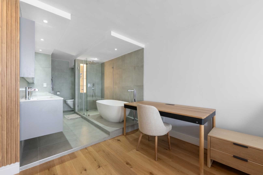 2 Bedroom Property for Sale in Bantry Bay Western Cape
